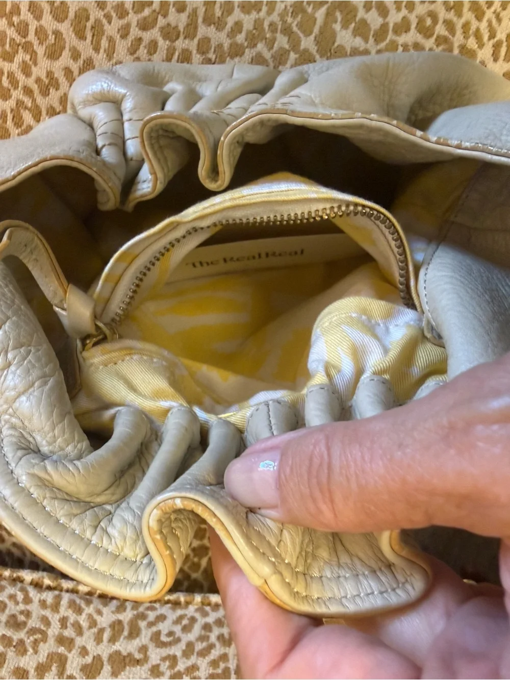 💯Auth! MARC JACOBS Cream/Beige Leather Knotted Shoulder Hobo Bag w Flower Appl.